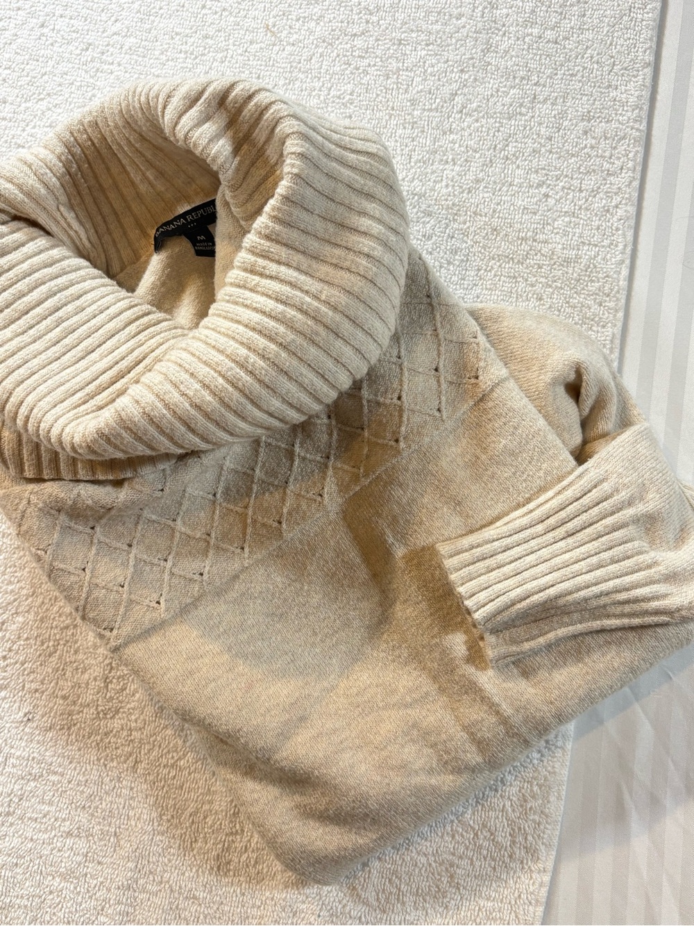 Banana Republic Cream Turtleneck Sweater midi dress medium